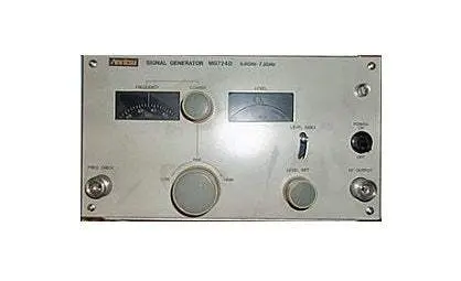 Anritsu Mg724D Used Rf Synthesizer Generator 1