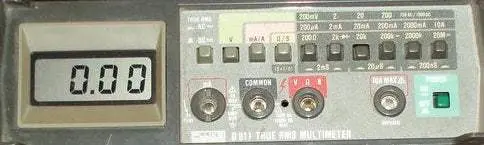 Fluke D811 Digital Multimeter – Pre-Owned, Display & Functionality Tested 1