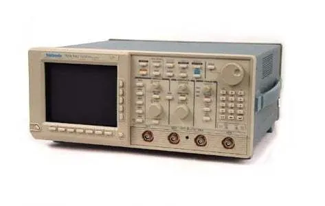 Tds580D Tektronix Digital Phosphor Oscilloscope – 1 Ghz, Legacy Model, Pre-Owned 1